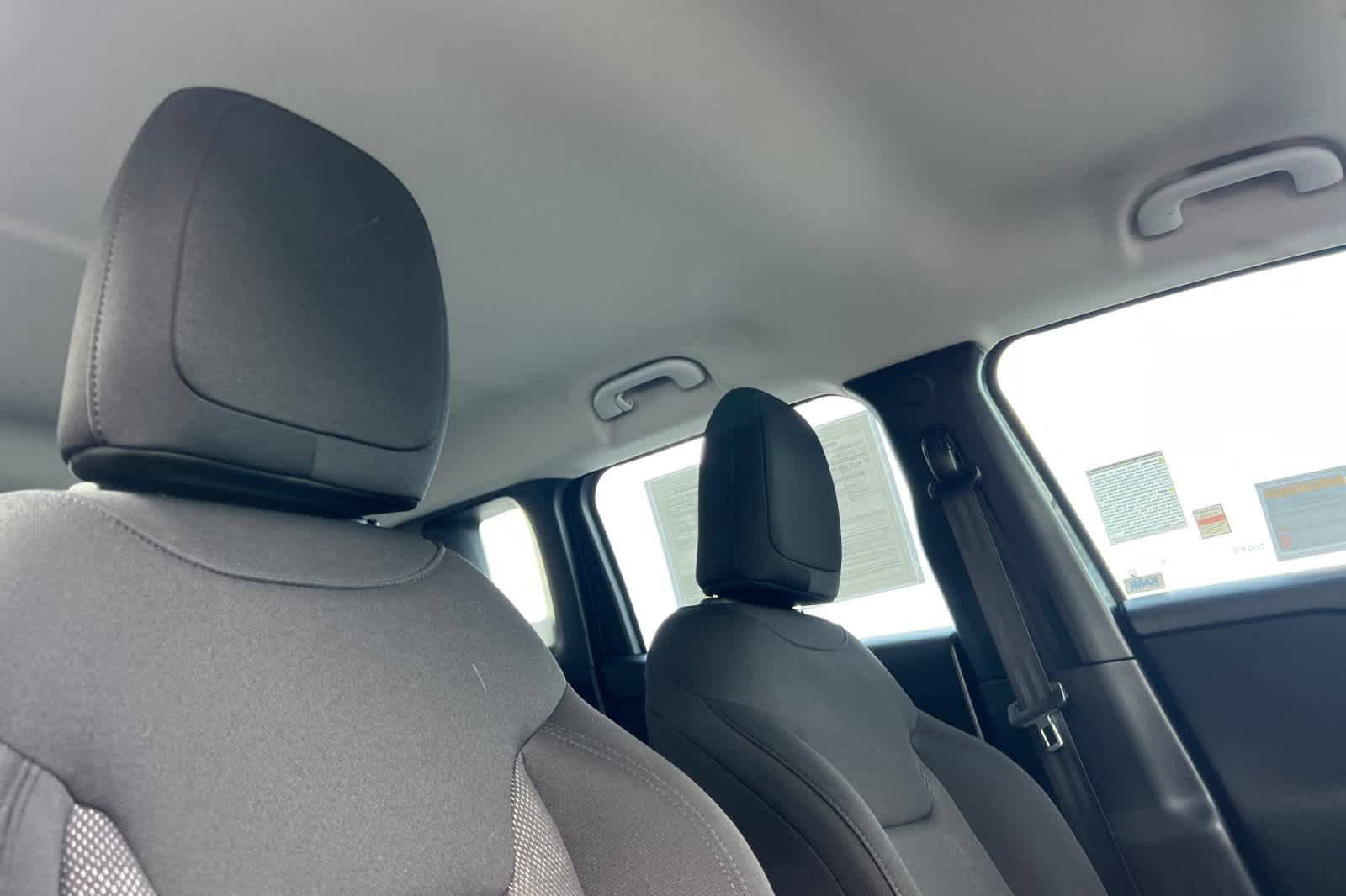 Thumbnail: 2017 Jeep Renegade - 17