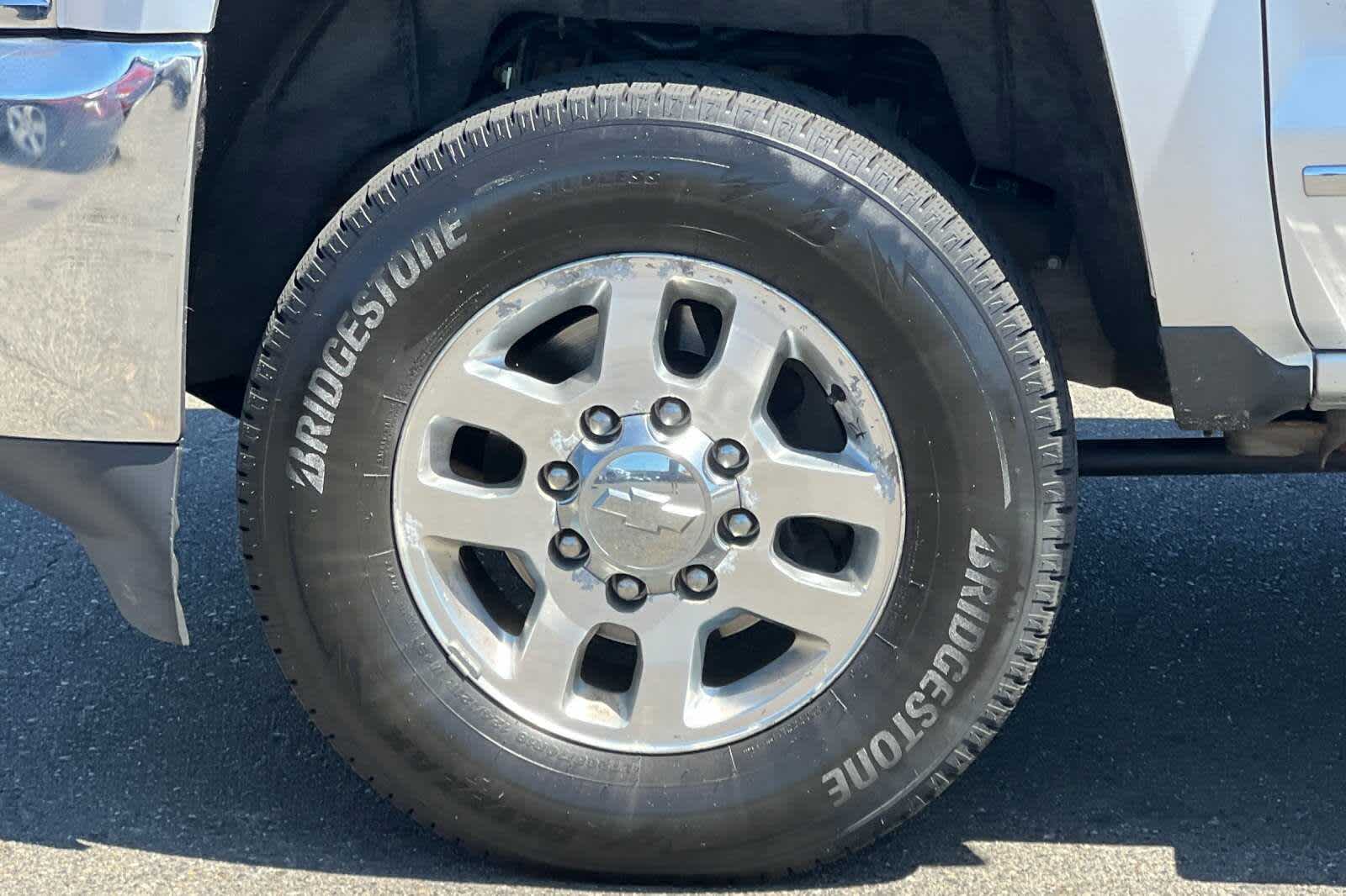 Thumbnail: 2015 Chevrolet Silverado 3500 - 25