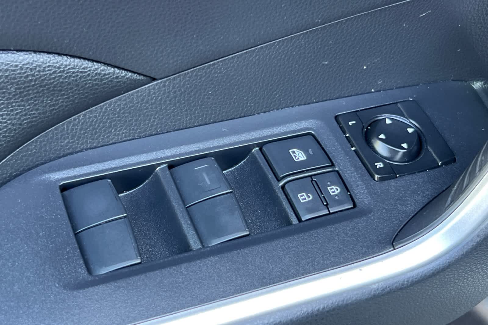 Thumbnail: 2022 Toyota RAV4 - 13