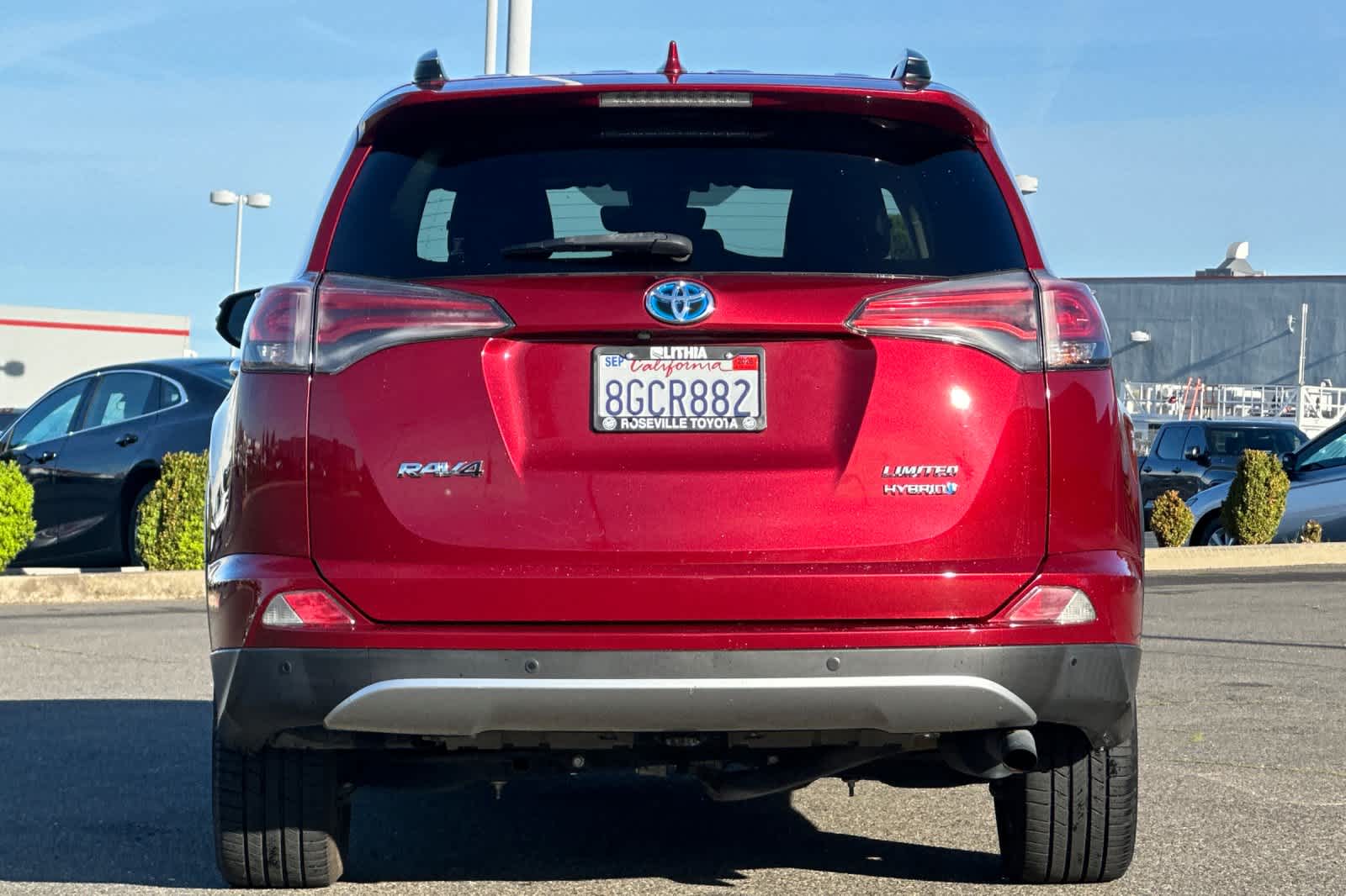 Thumbnail: 2018 Toyota RAV4 - 8