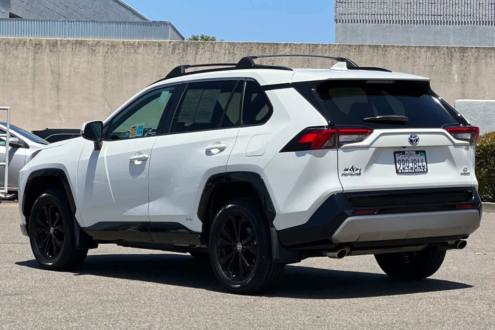 Thumbnail: 2022 Toyota RAV4 - 7