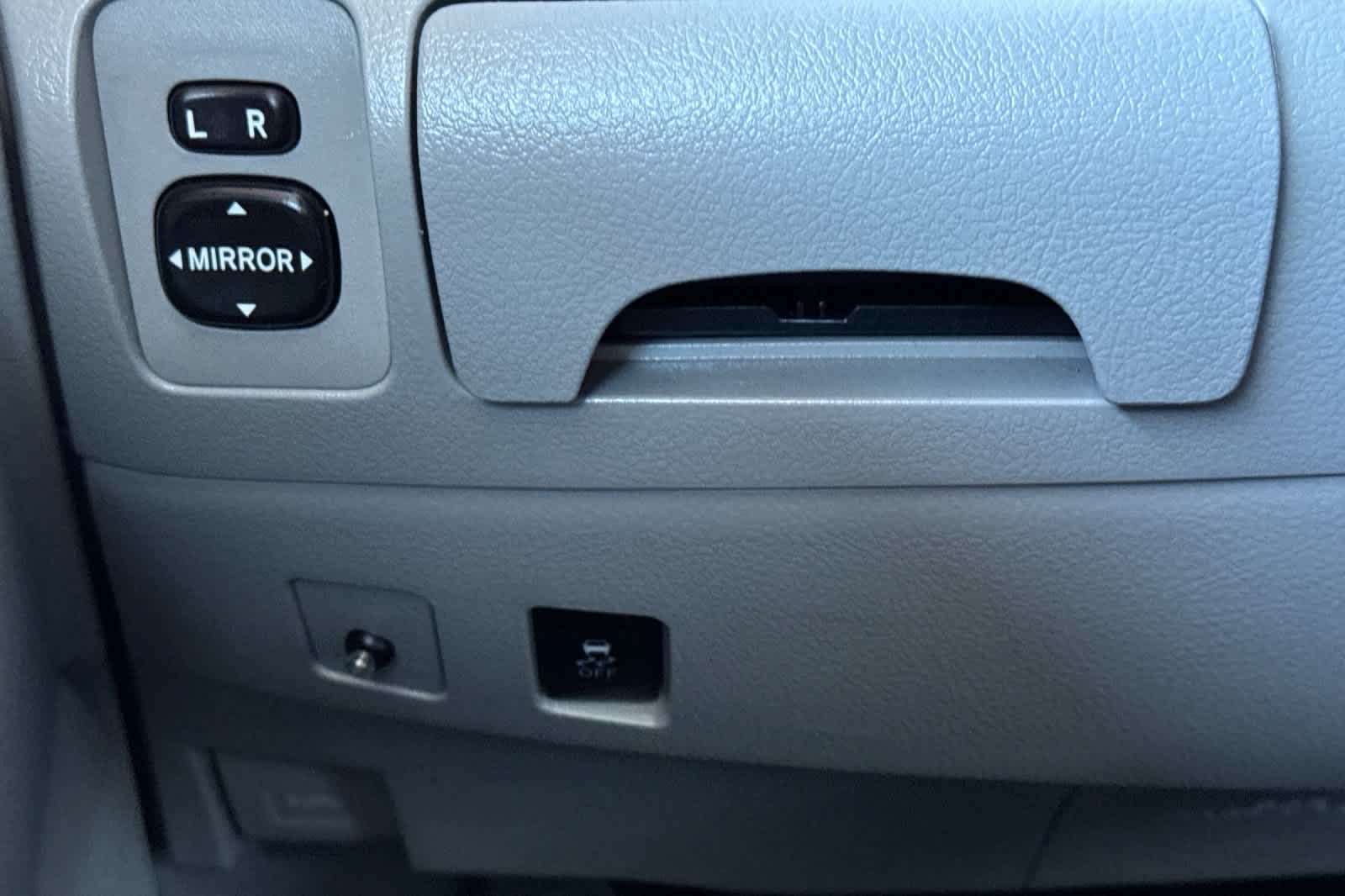 Thumbnail: 2011 Toyota Camry - 26