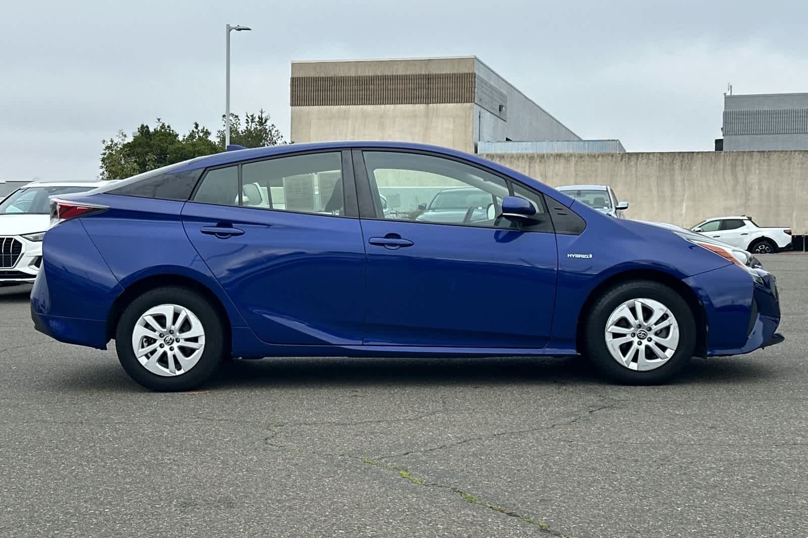 Thumbnail: 2016 Toyota Prius - 6