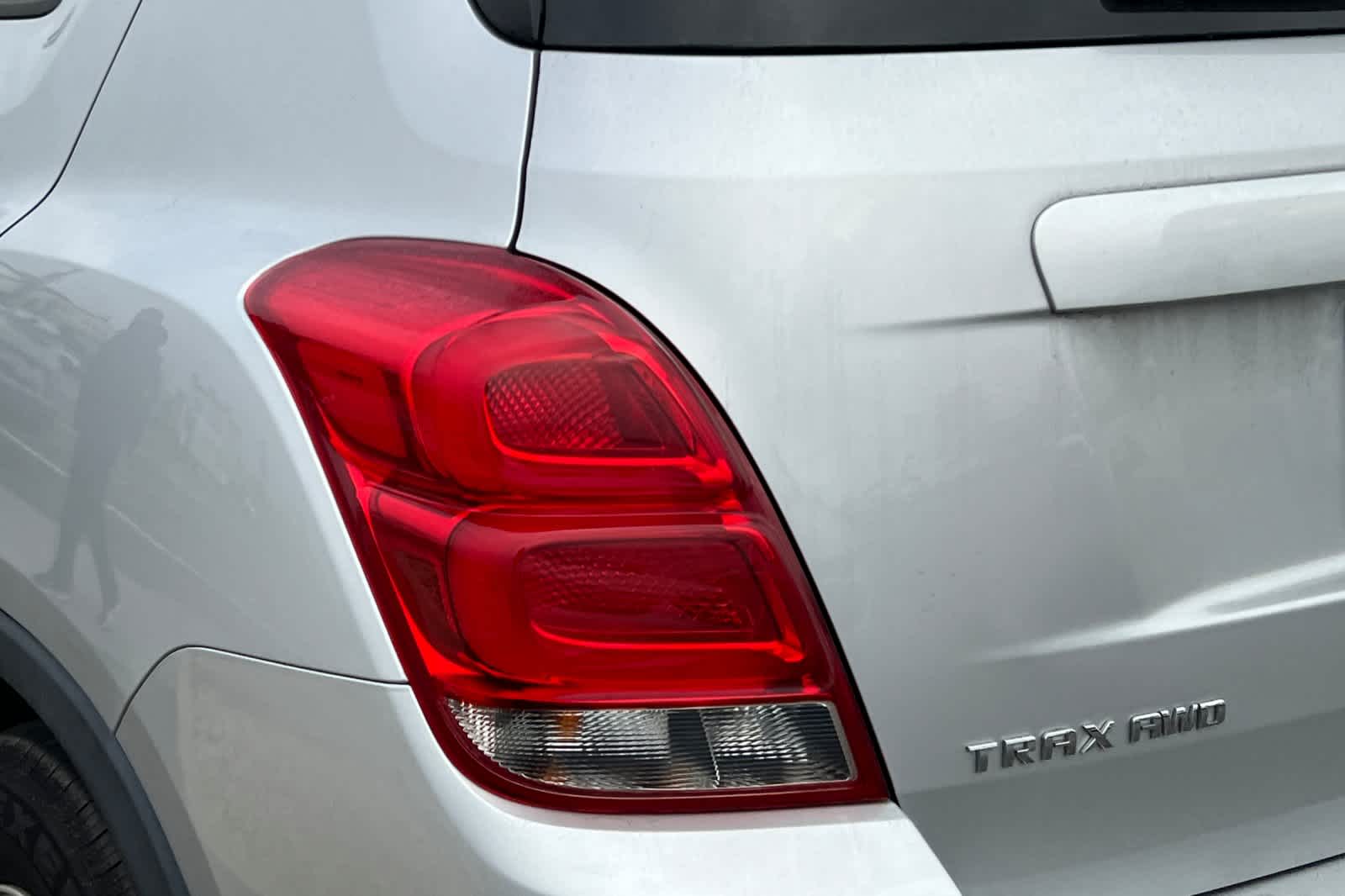 Thumbnail: 2021 Chevrolet Trax - 15