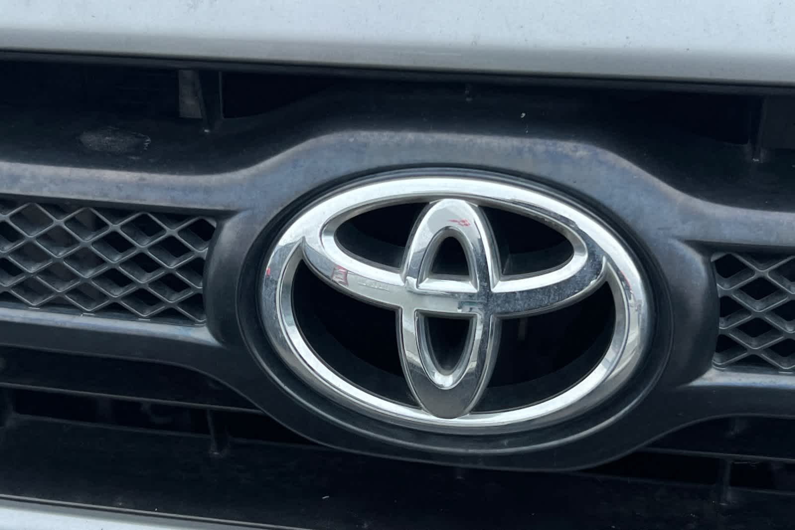 Thumbnail: 2015 Toyota Tacoma - 13