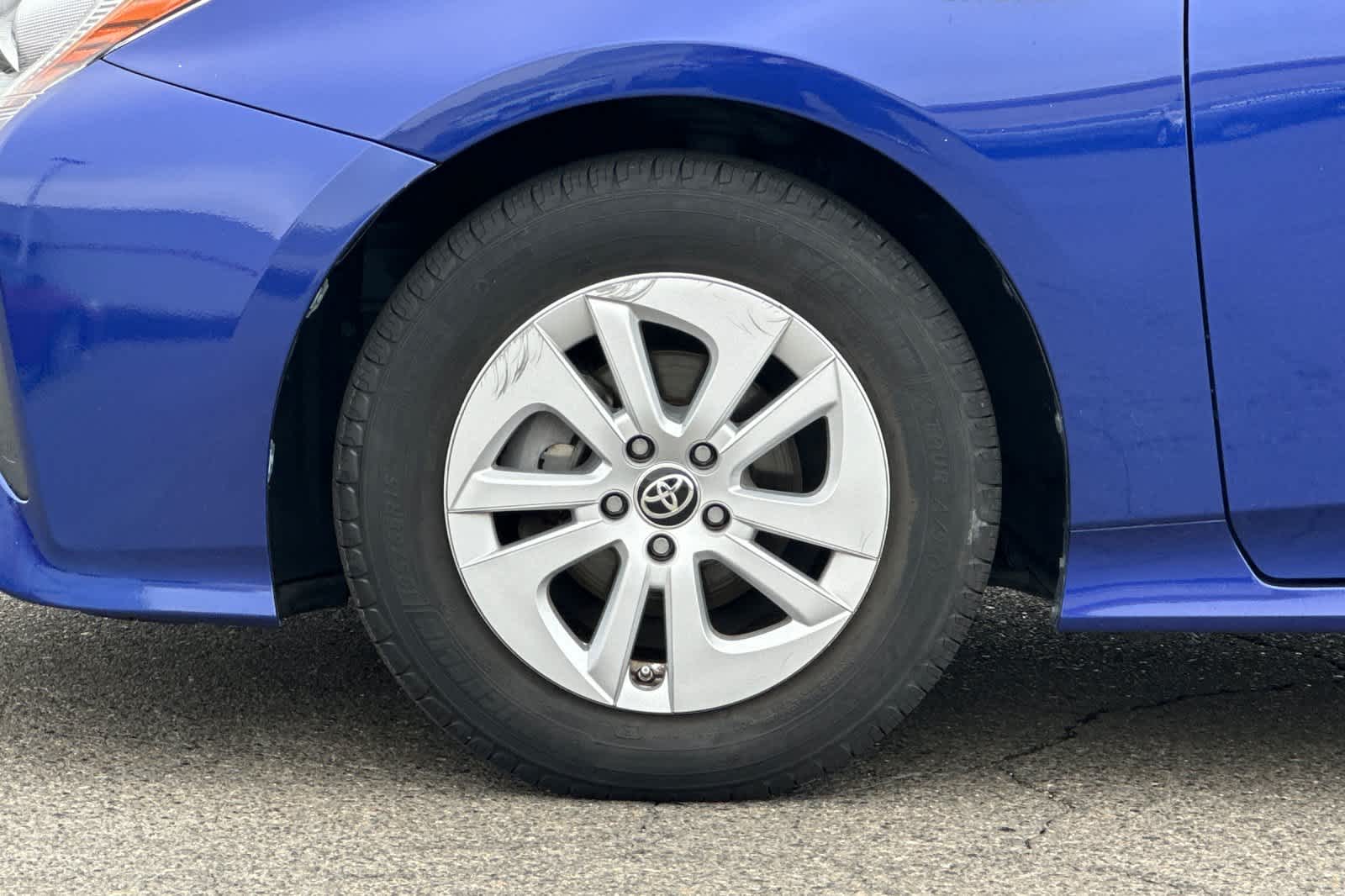 Thumbnail: 2016 Toyota Prius - 31