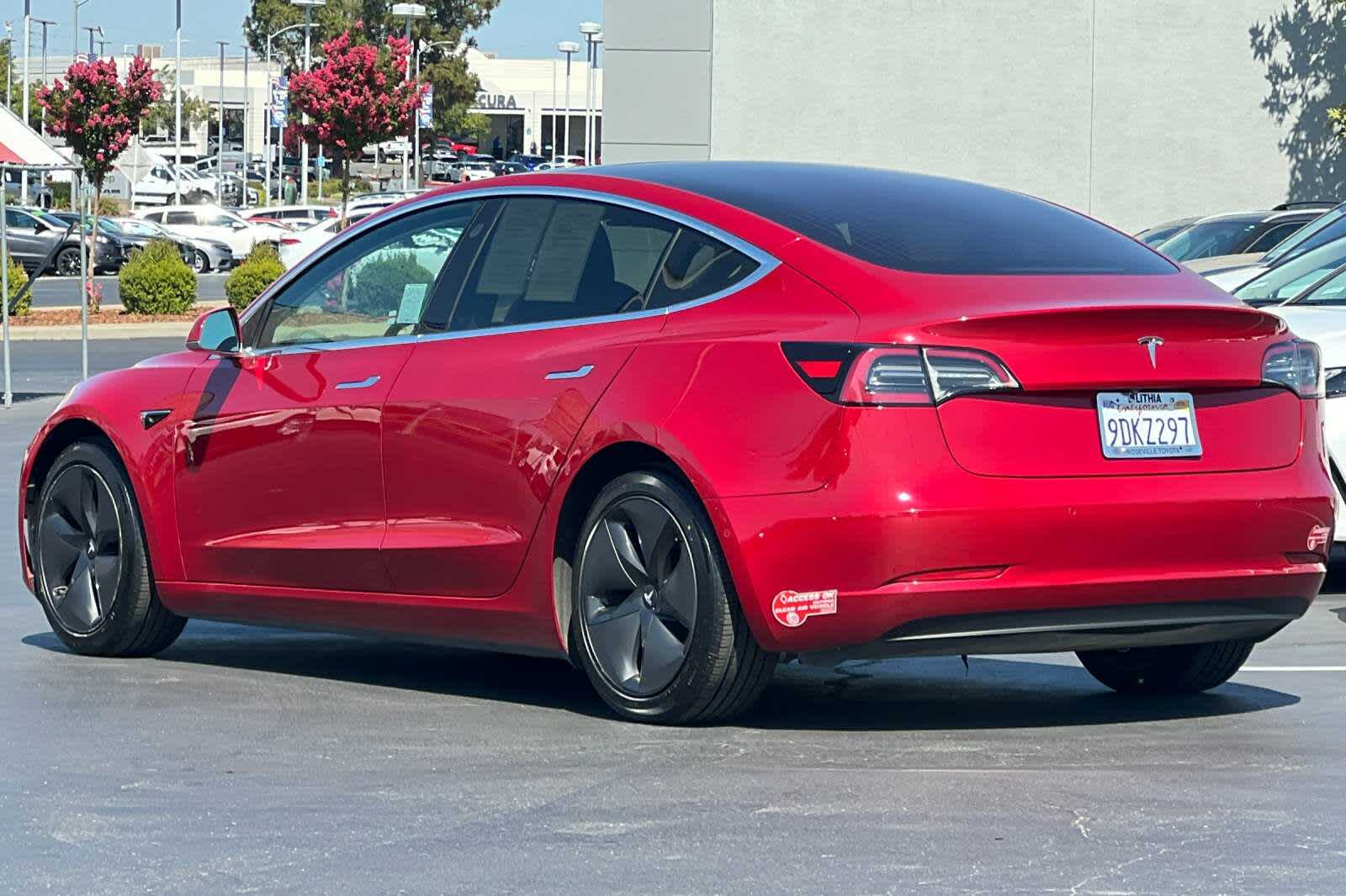 Thumbnail: 2018 Tesla Model 3 - 7