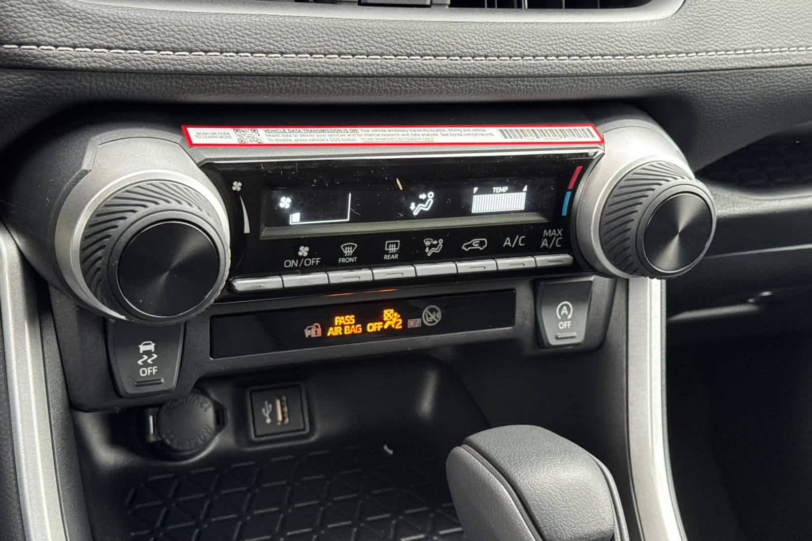 Thumbnail: 2025 Toyota RAV4 - 23