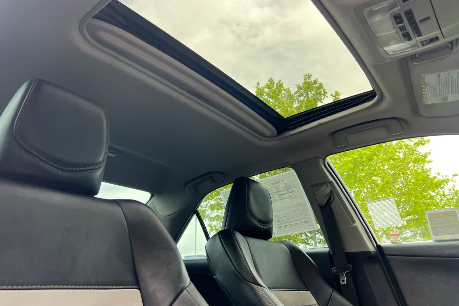 Thumbnail: 2013 Toyota Camry - 16