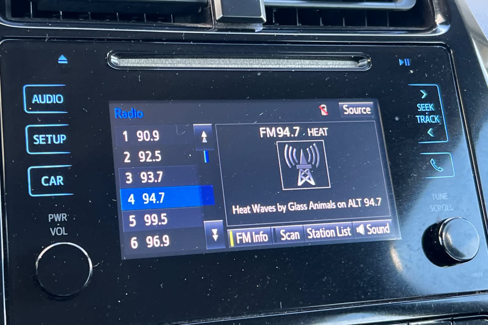 Thumbnail: 2017 Toyota Prius - 19