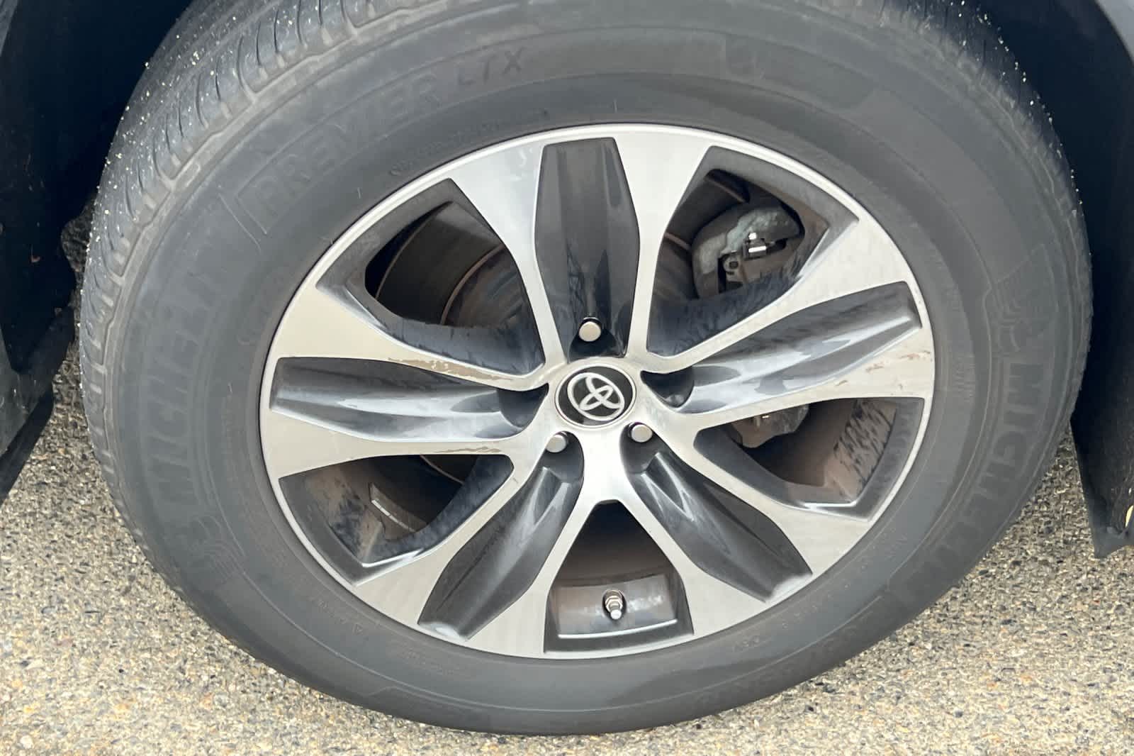 Thumbnail: 2023 Toyota Highlander - 12