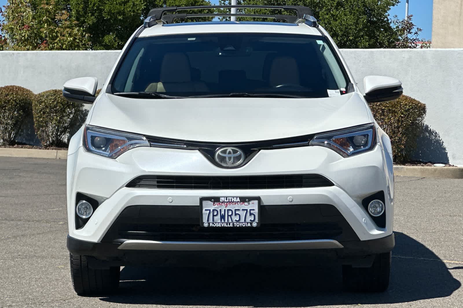 Thumbnail: 2016 Toyota RAV4 - 10