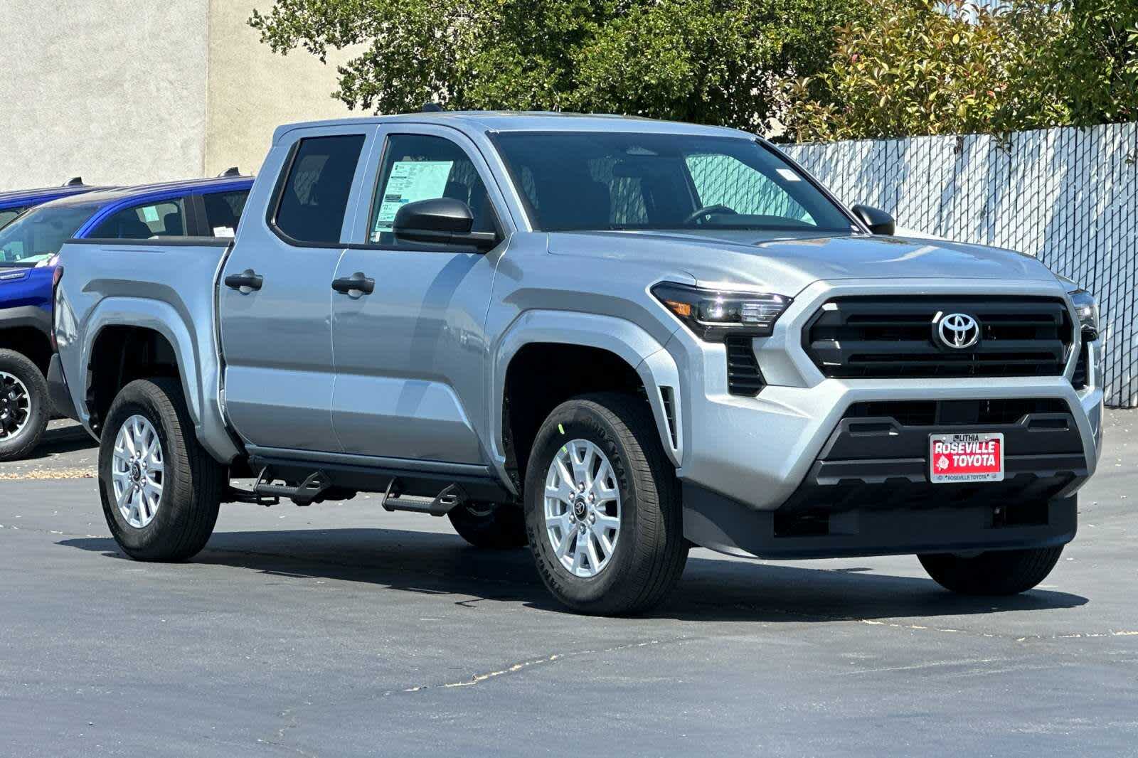 2025 Toyota Tacoma SR 9
