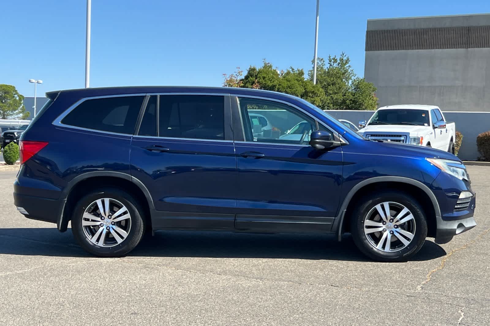 Thumbnail: 2016 Honda Pilot - 6