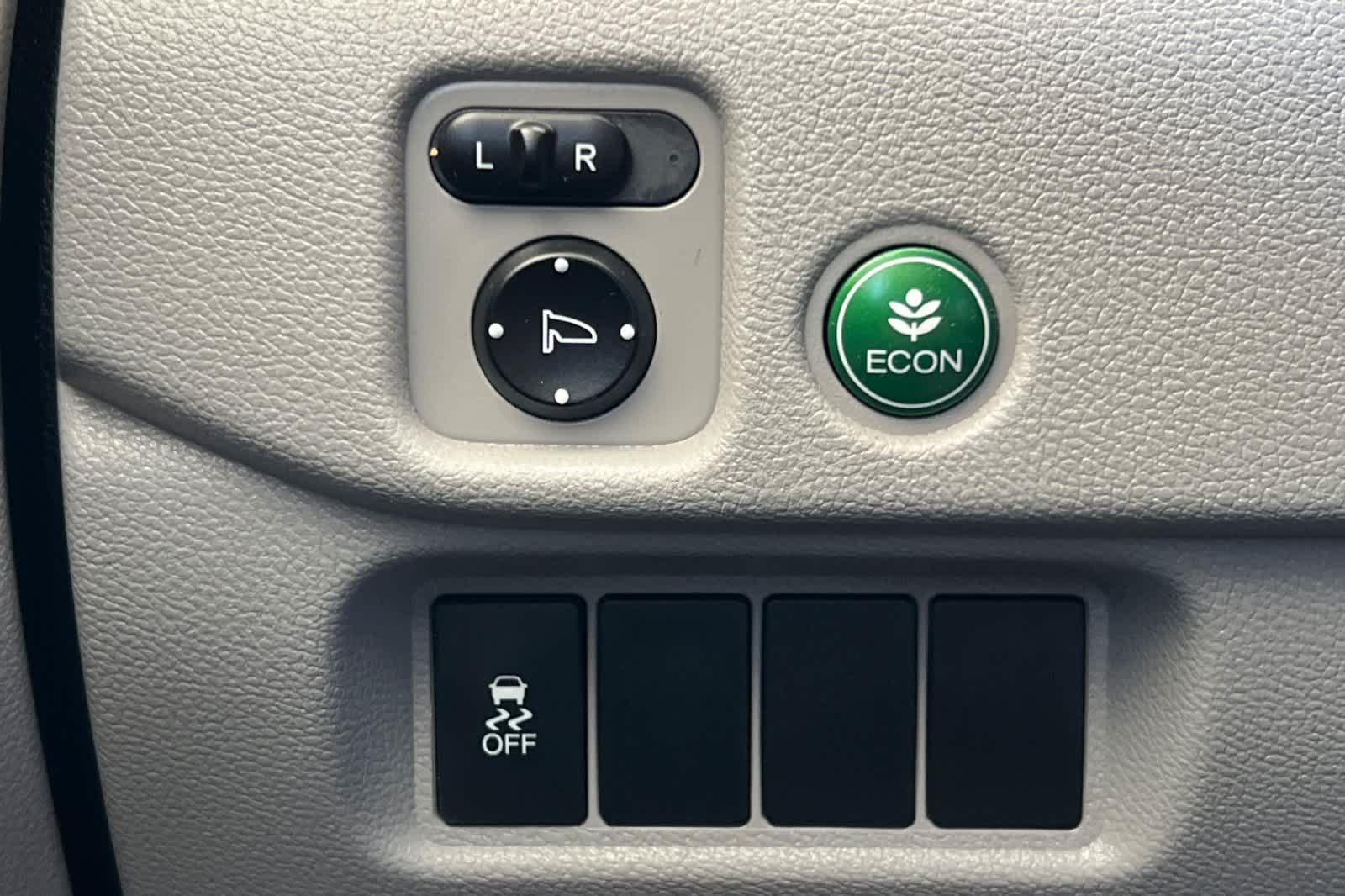 Thumbnail: 2016 Honda Pilot - 31