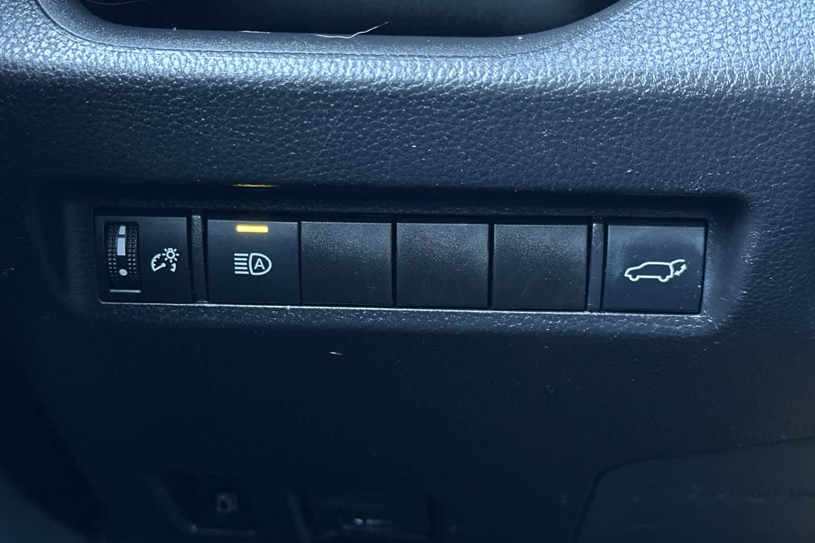 Thumbnail: 2021 Toyota RAV4 - 30