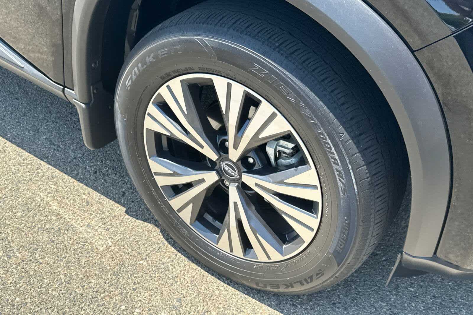 2022 Nissan Rogue SV 12