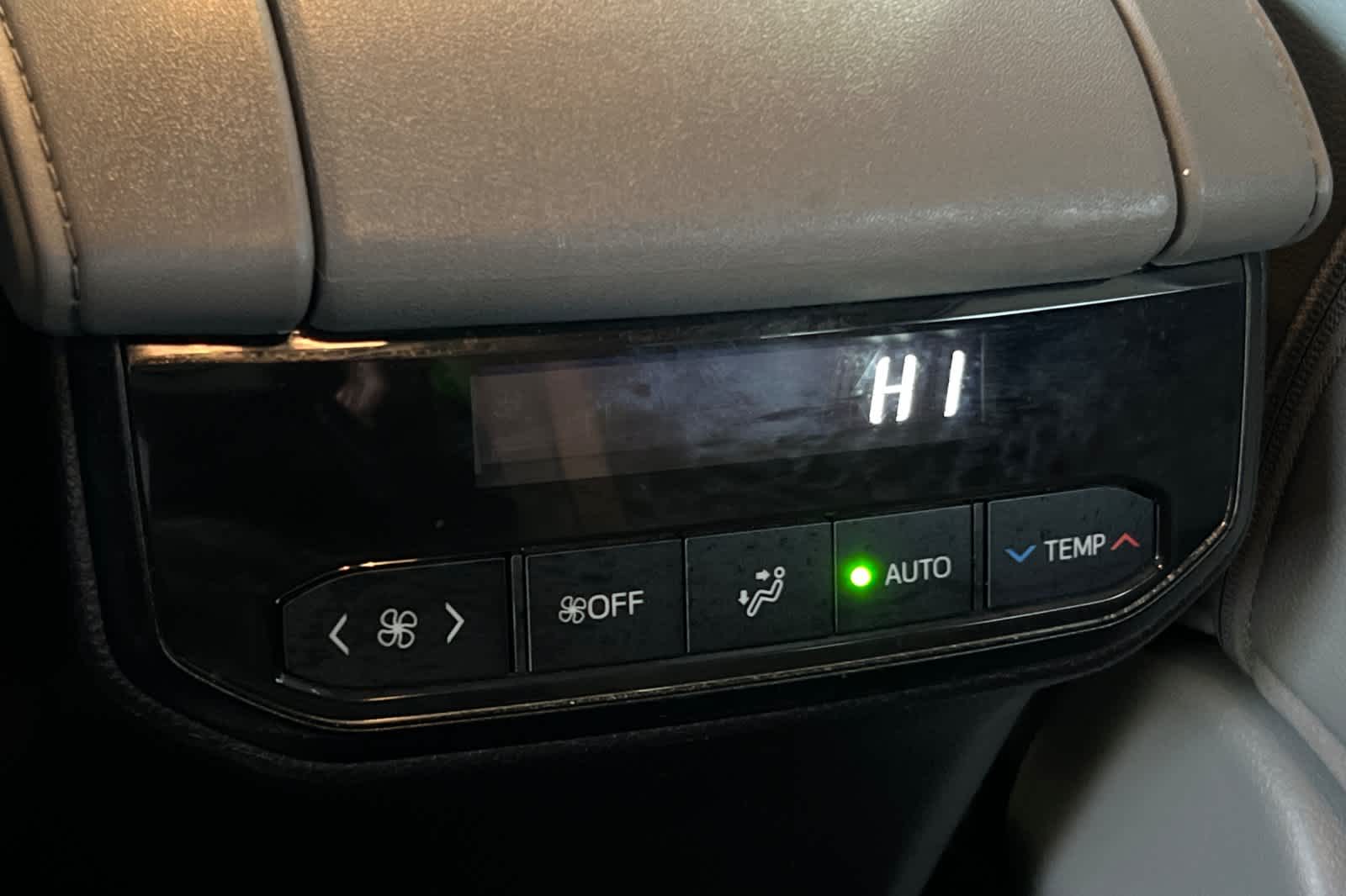 Thumbnail: 2023 Toyota Highlander - 14