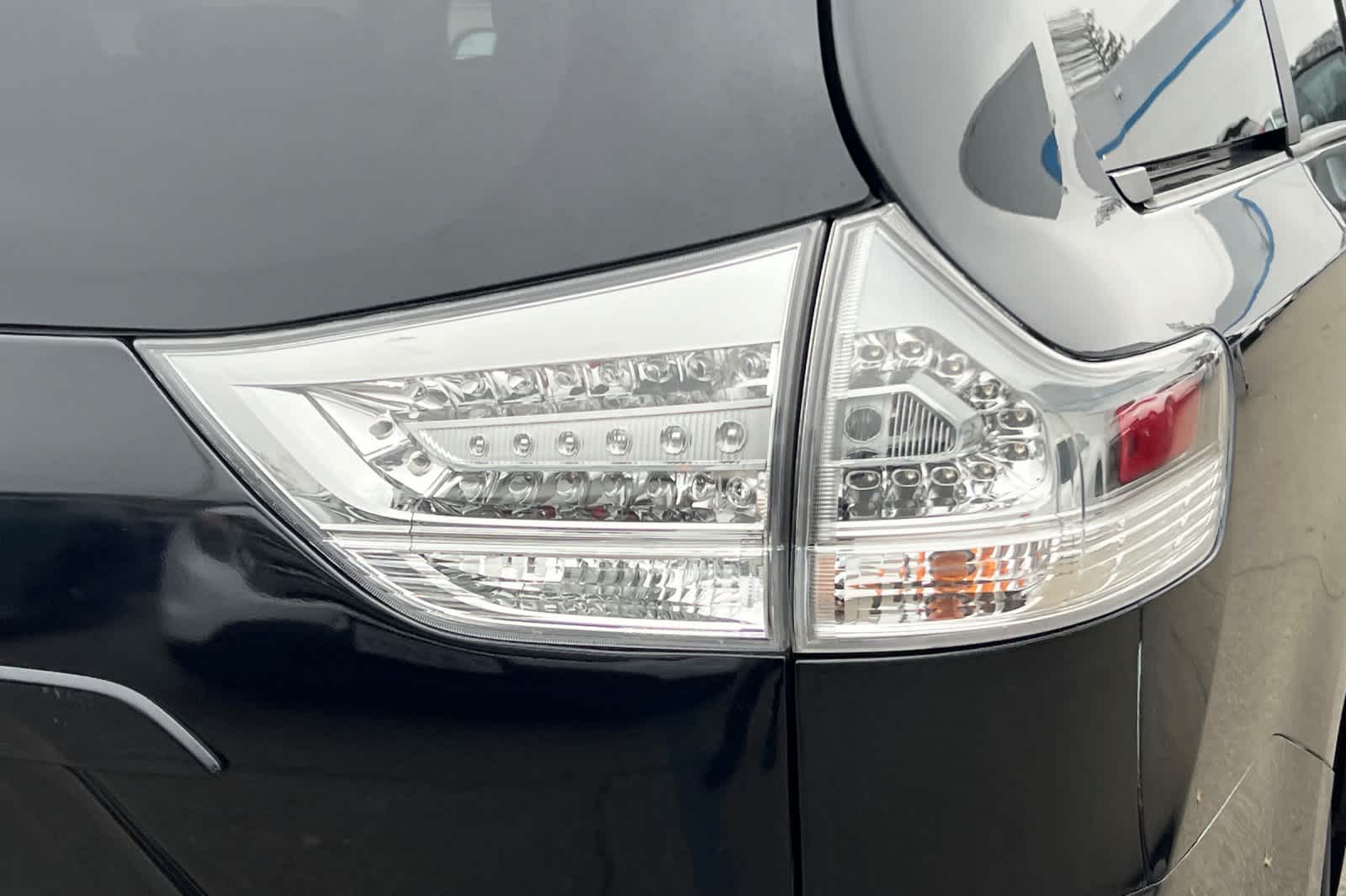 Thumbnail: 2015 Toyota Sienna - 17