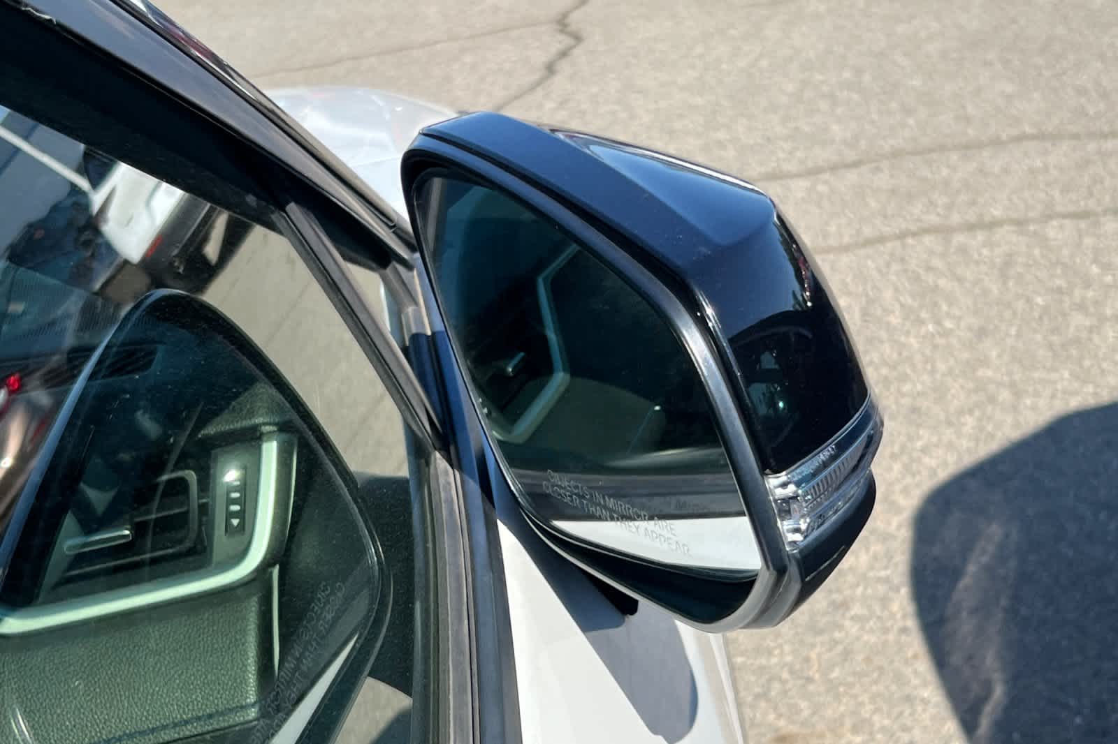 Thumbnail: 2019 Toyota RAV4 - 16