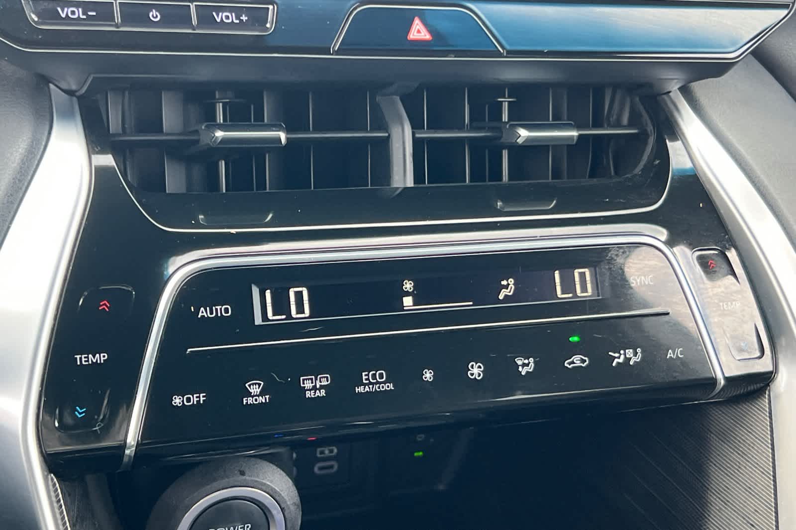 Thumbnail: 2024 Toyota Venza - 23