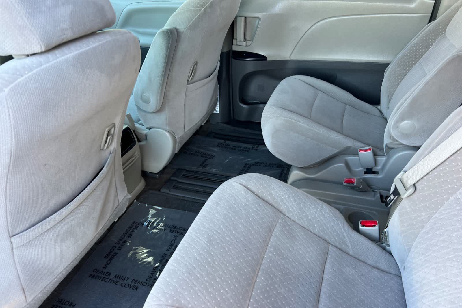 Thumbnail: 2017 Toyota Sienna - 4