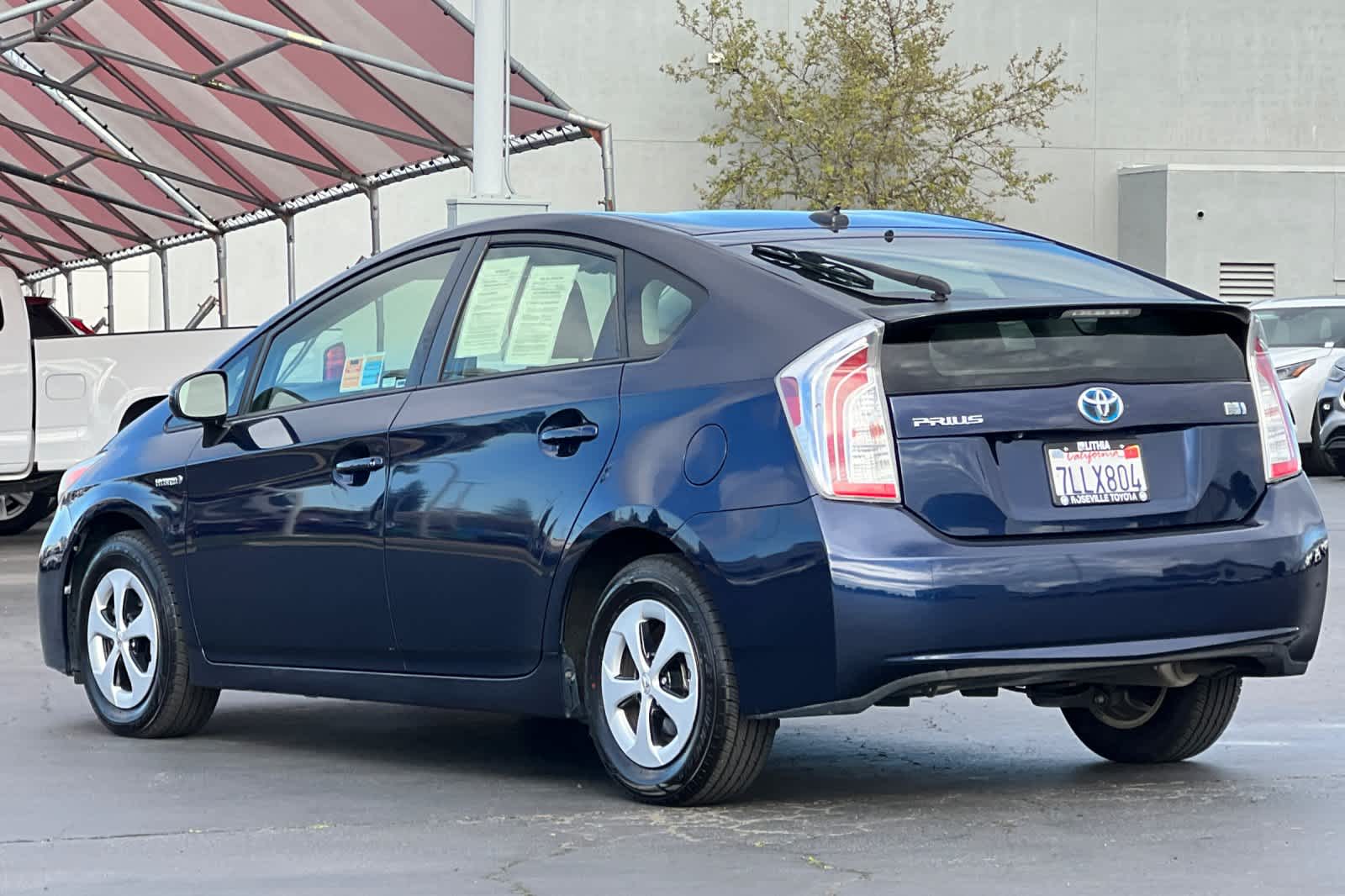 Thumbnail: 2015 Toyota Prius - 7
