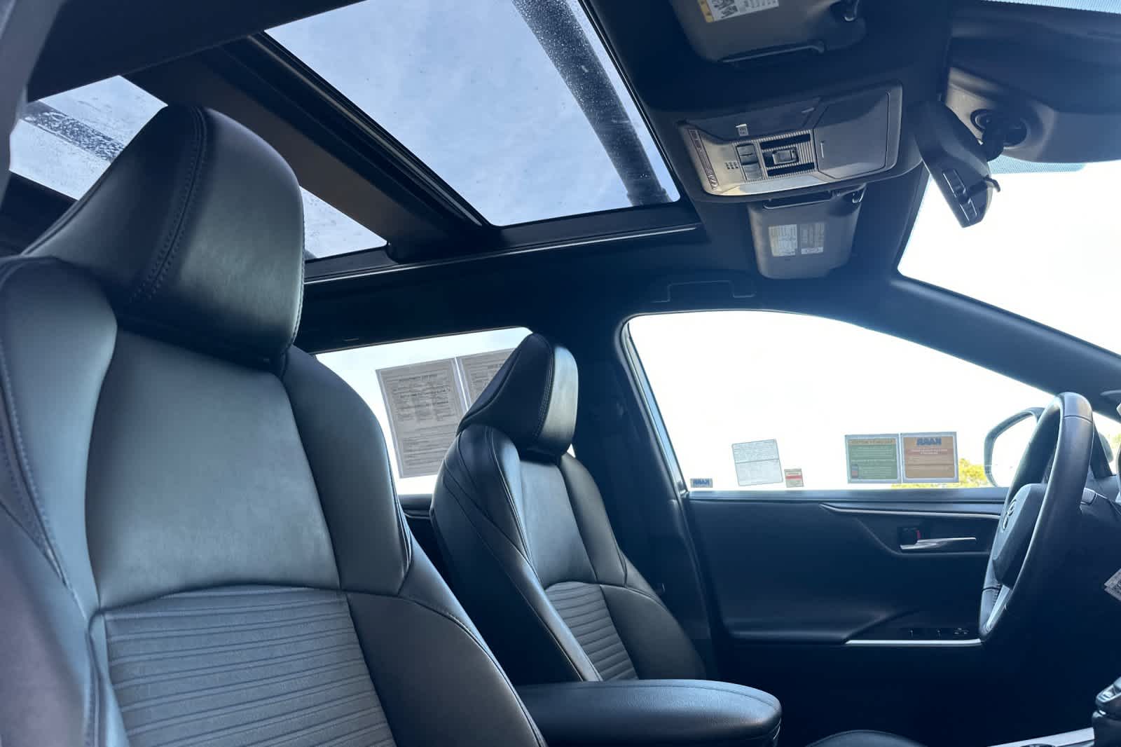 Thumbnail: 2021 Toyota RAV4 - 18