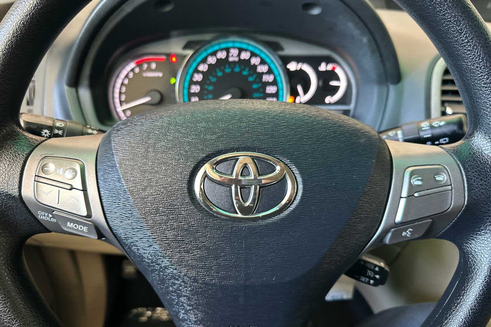 Thumbnail: 2010 Toyota Venza - 23