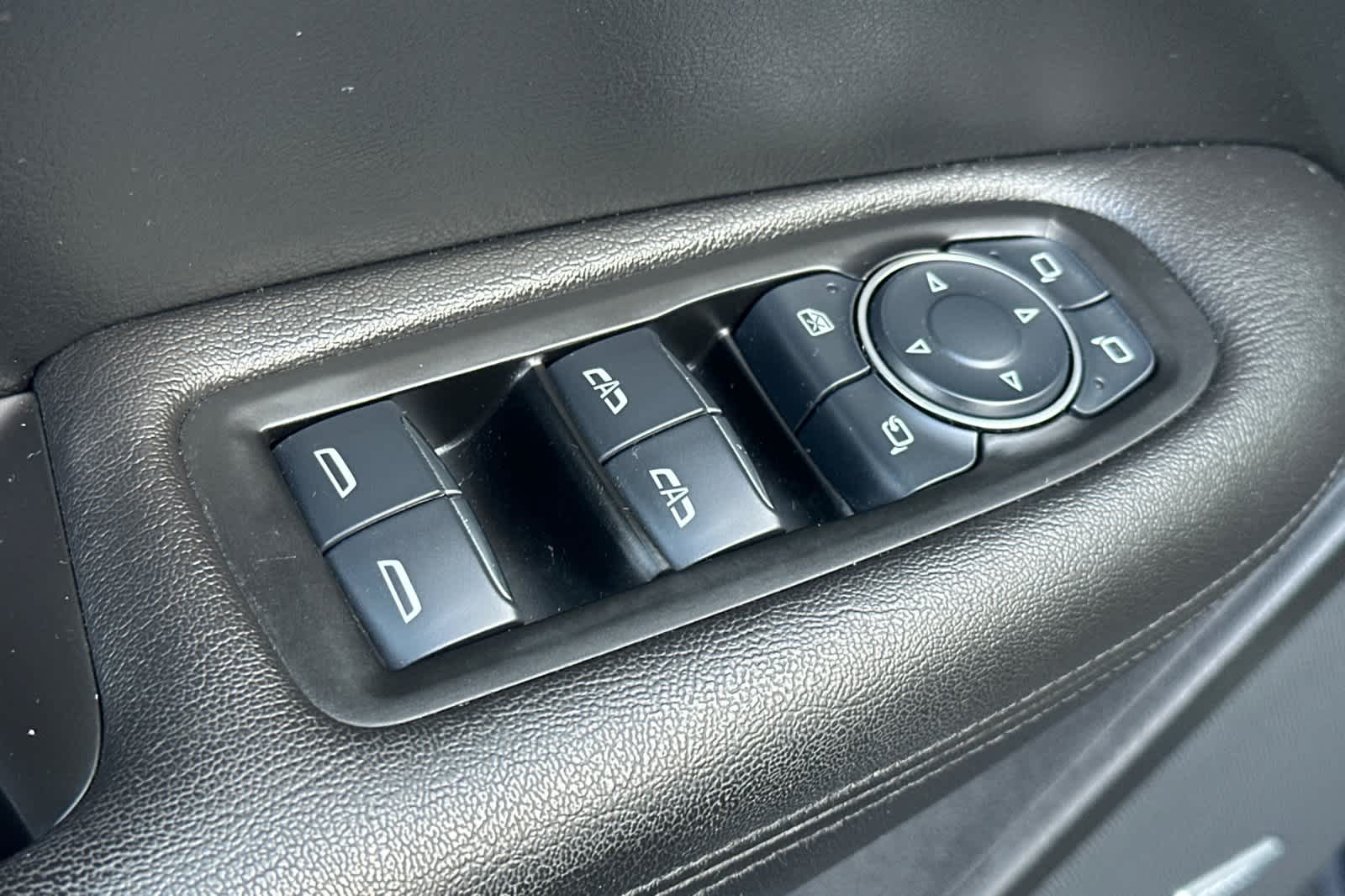 Thumbnail: 2017 Cadillac XT5 - 13