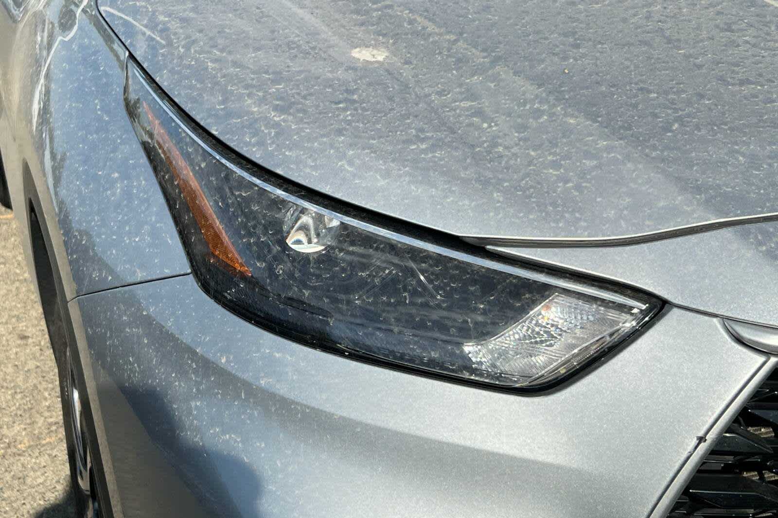 Thumbnail: 2023 Toyota Highlander - 8