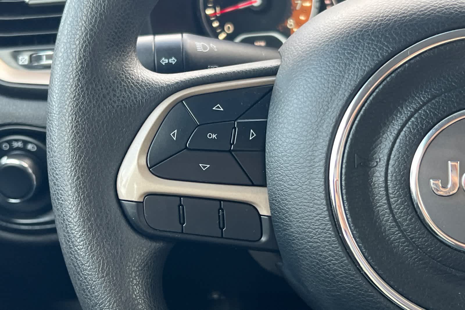 Thumbnail: 2017 Jeep Renegade - 24