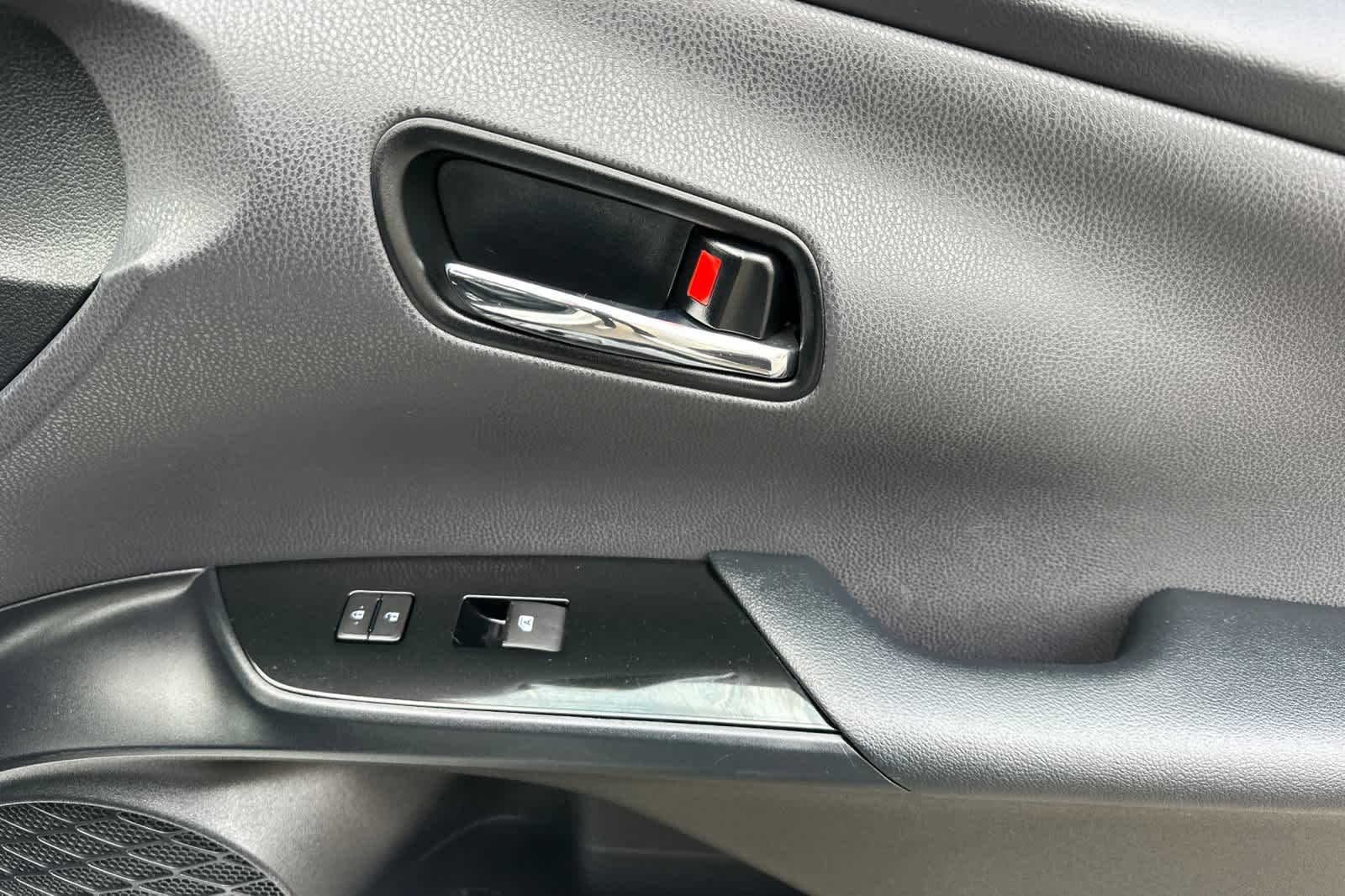 Thumbnail: 2017 Toyota Prius Prime - 18