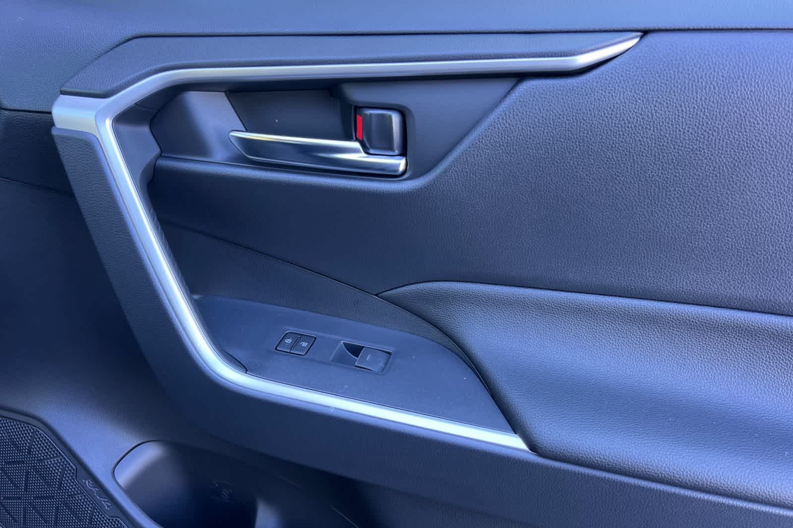 Thumbnail: 2025 Toyota RAV4 - 18