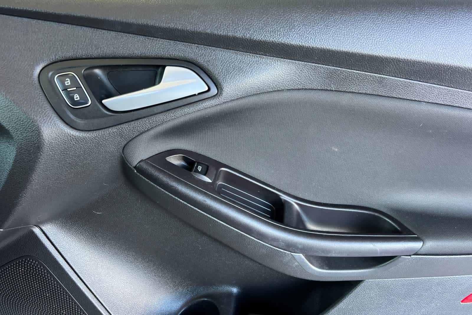 Thumbnail: 2018 Ford Focus - 17