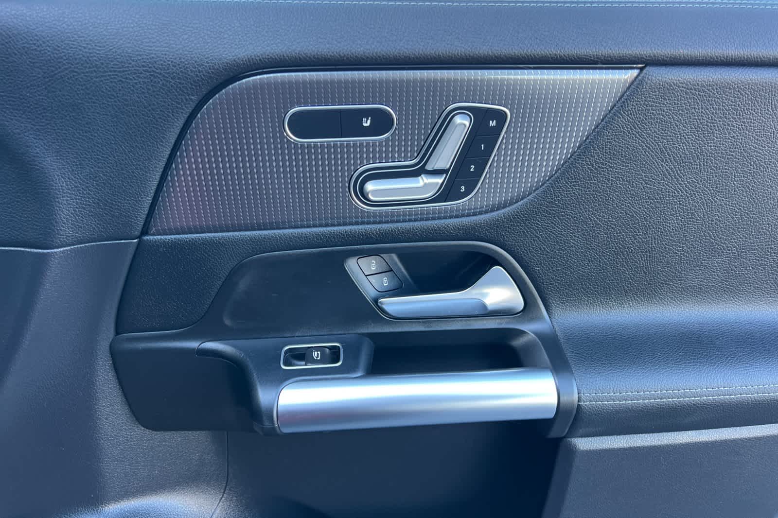 Thumbnail: 2021 Mercedes-Benz GLA - 19