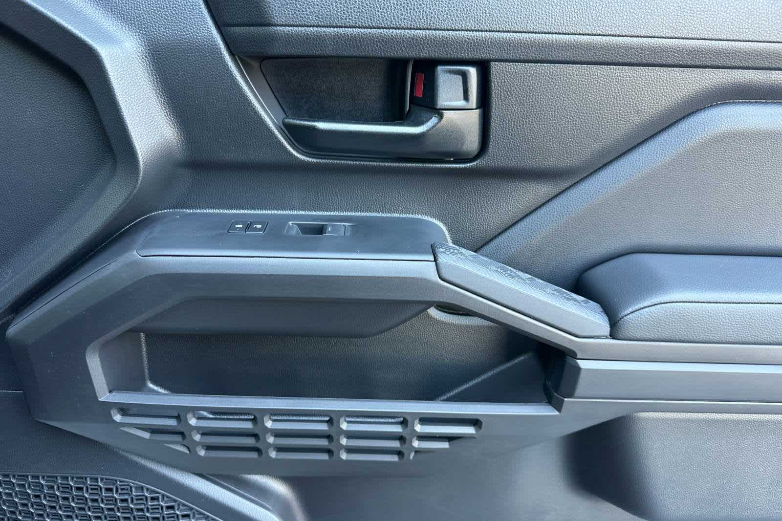 2025 Toyota Tacoma SR 18