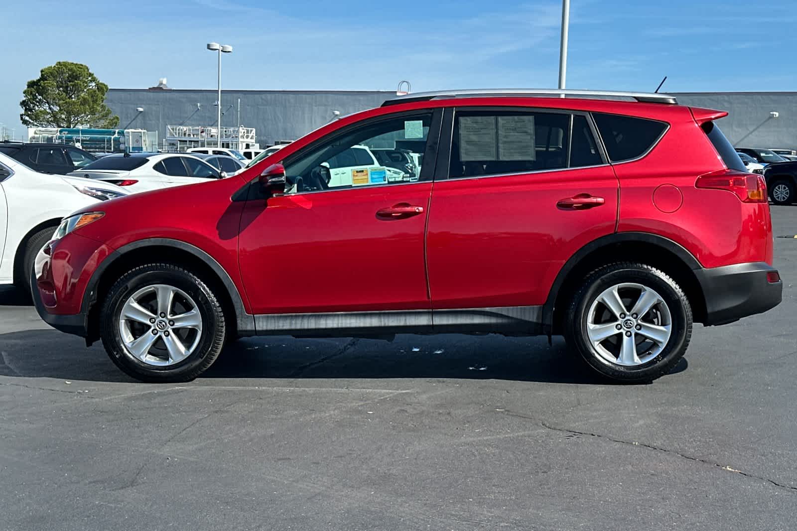 Thumbnail: 2015 Toyota RAV4 - 9