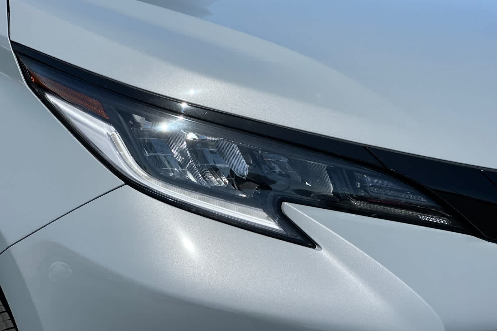 Thumbnail: 2025 Toyota Sienna - 10