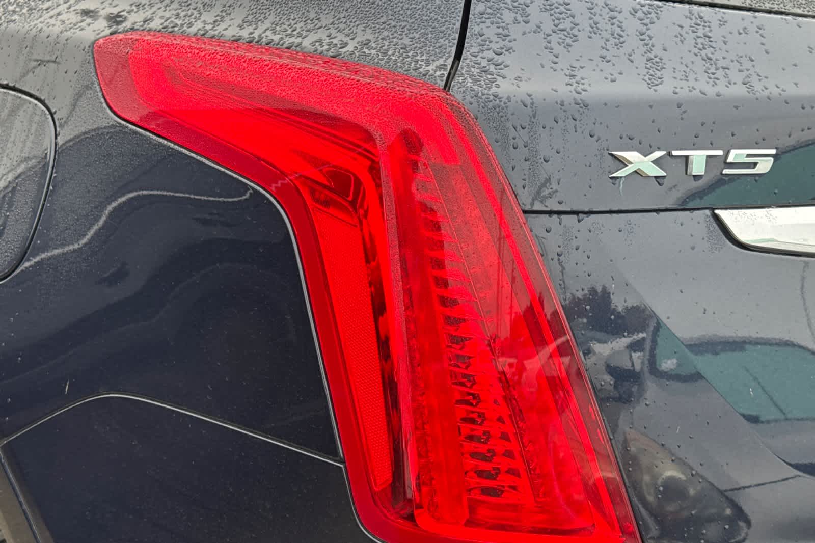 Thumbnail: 2017 Cadillac XT5 - 15