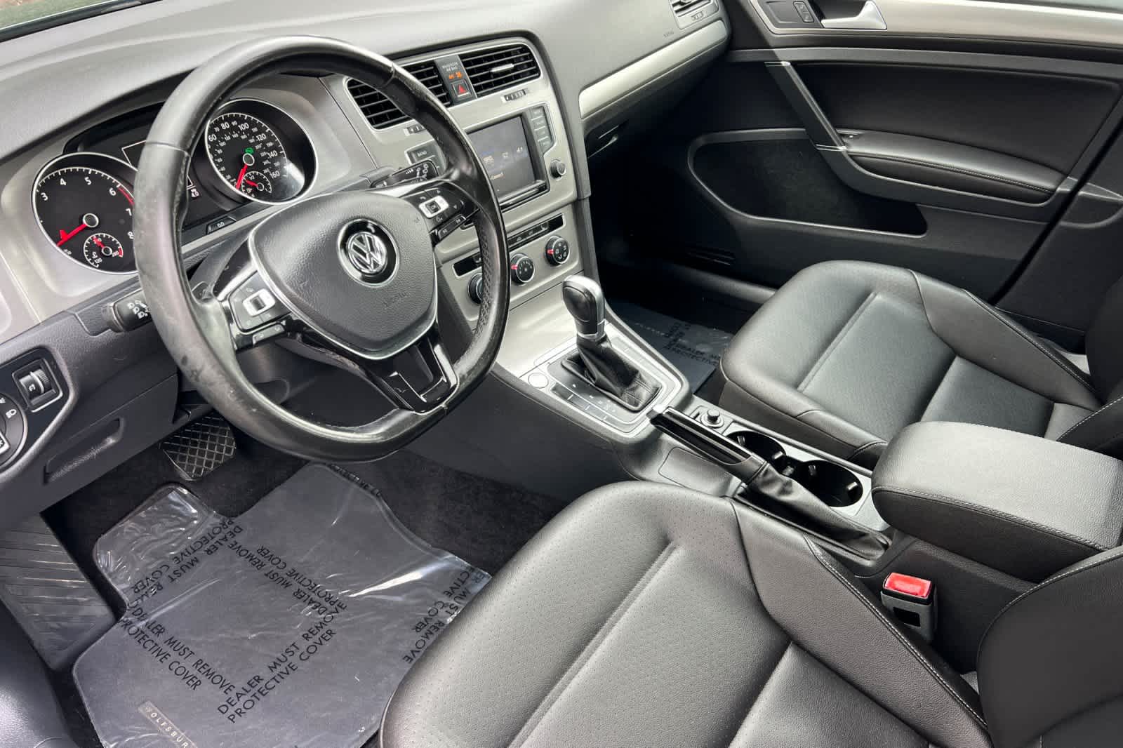 Thumbnail: 2017 Volkswagen Golf - 11