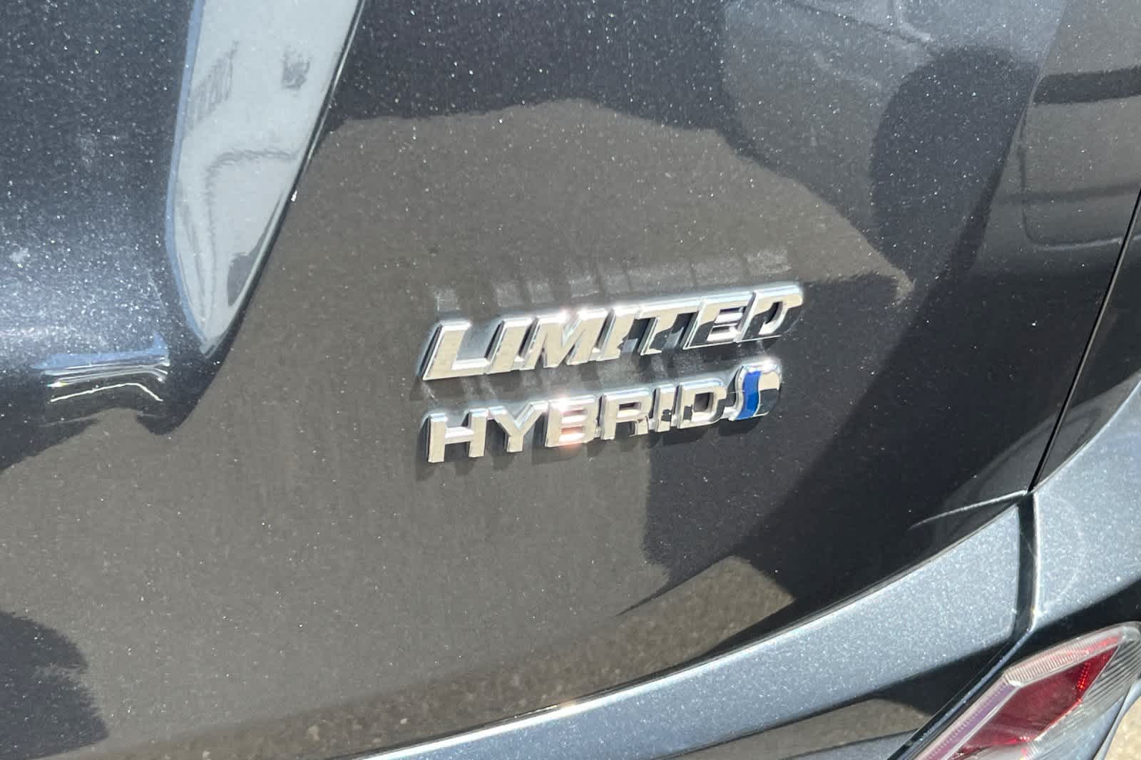 Thumbnail: 2017 Toyota RAV4 - 21