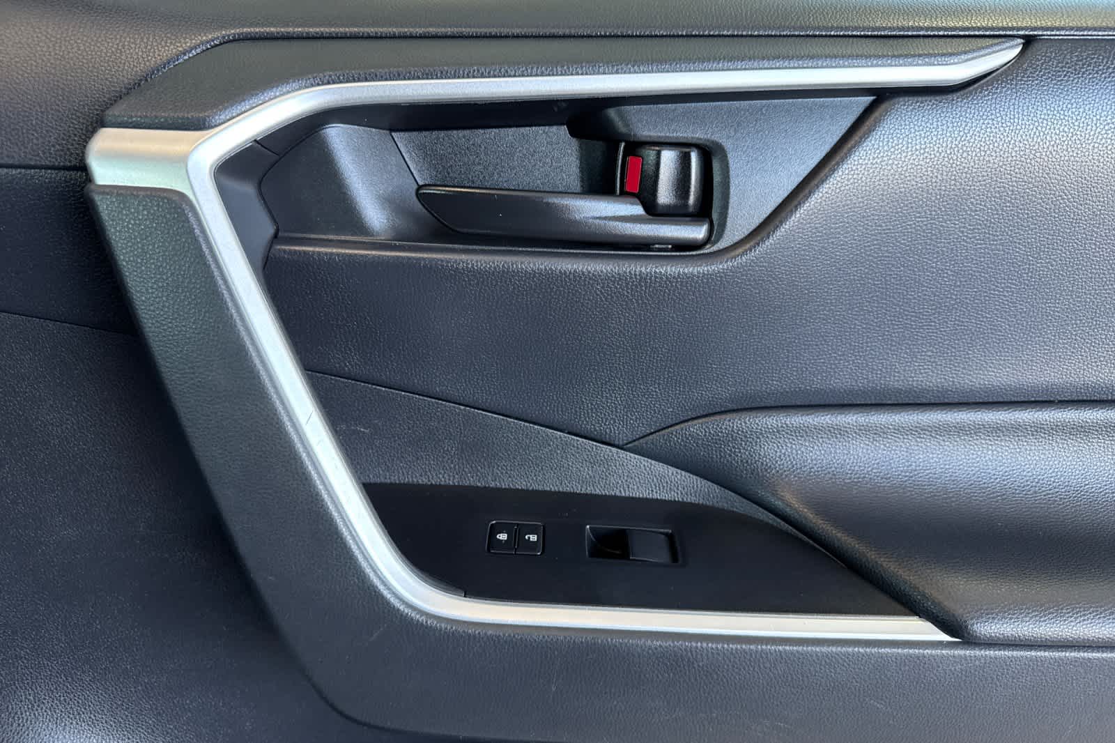 Thumbnail: 2023 Toyota RAV4 - 19