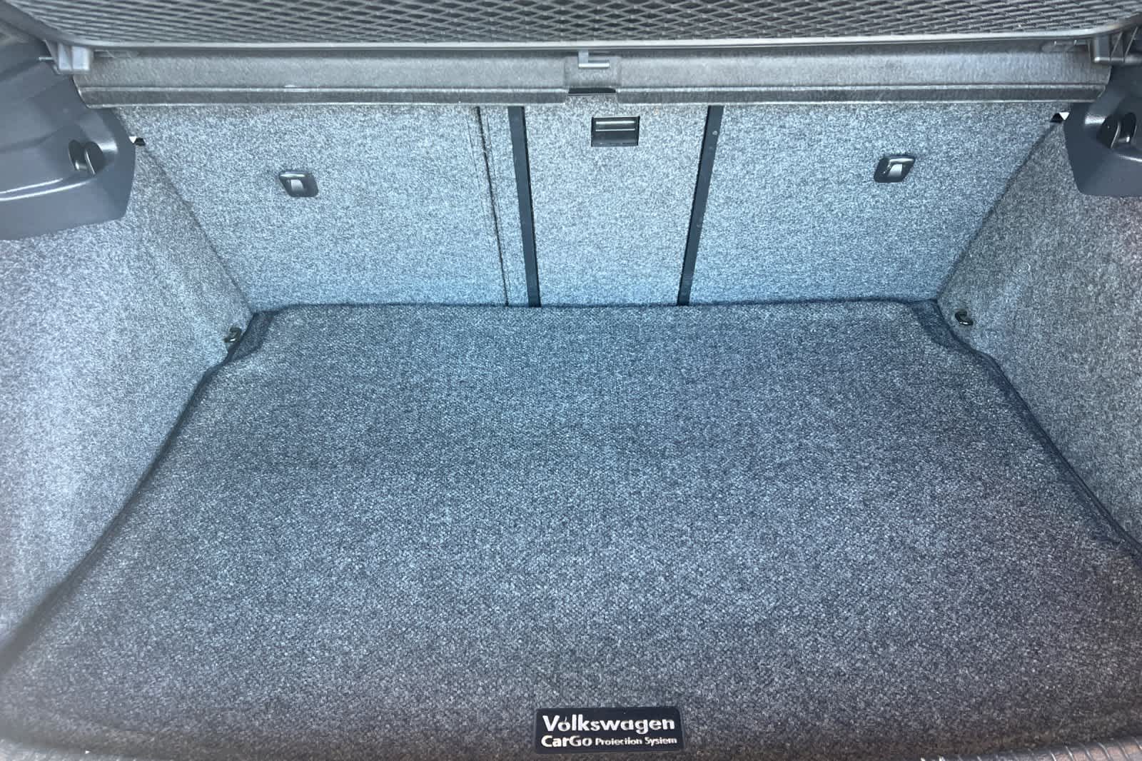 Thumbnail: 2012 Volkswagen Golf - 16