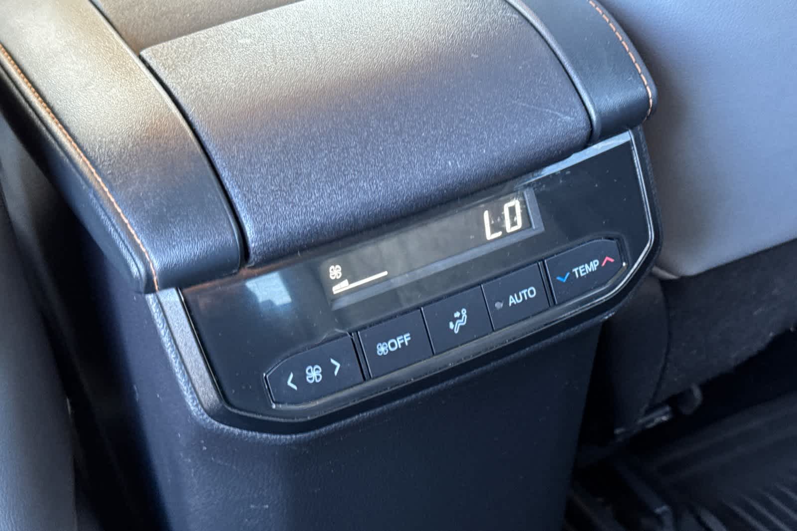 Thumbnail: 2022 Toyota Highlander - 14