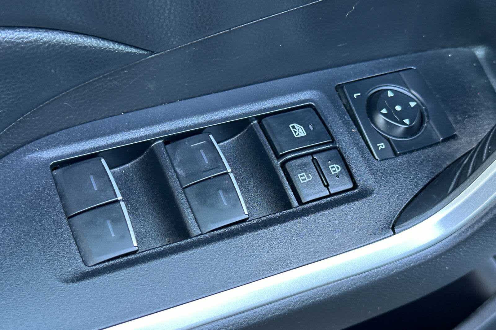 Thumbnail: 2022 Toyota RAV4 - 13