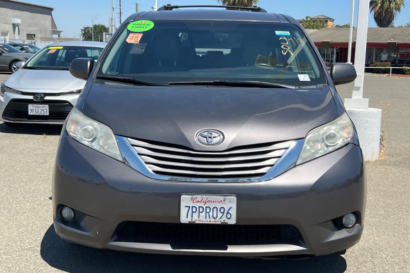 Thumbnail: 2015 Toyota Sienna - 6