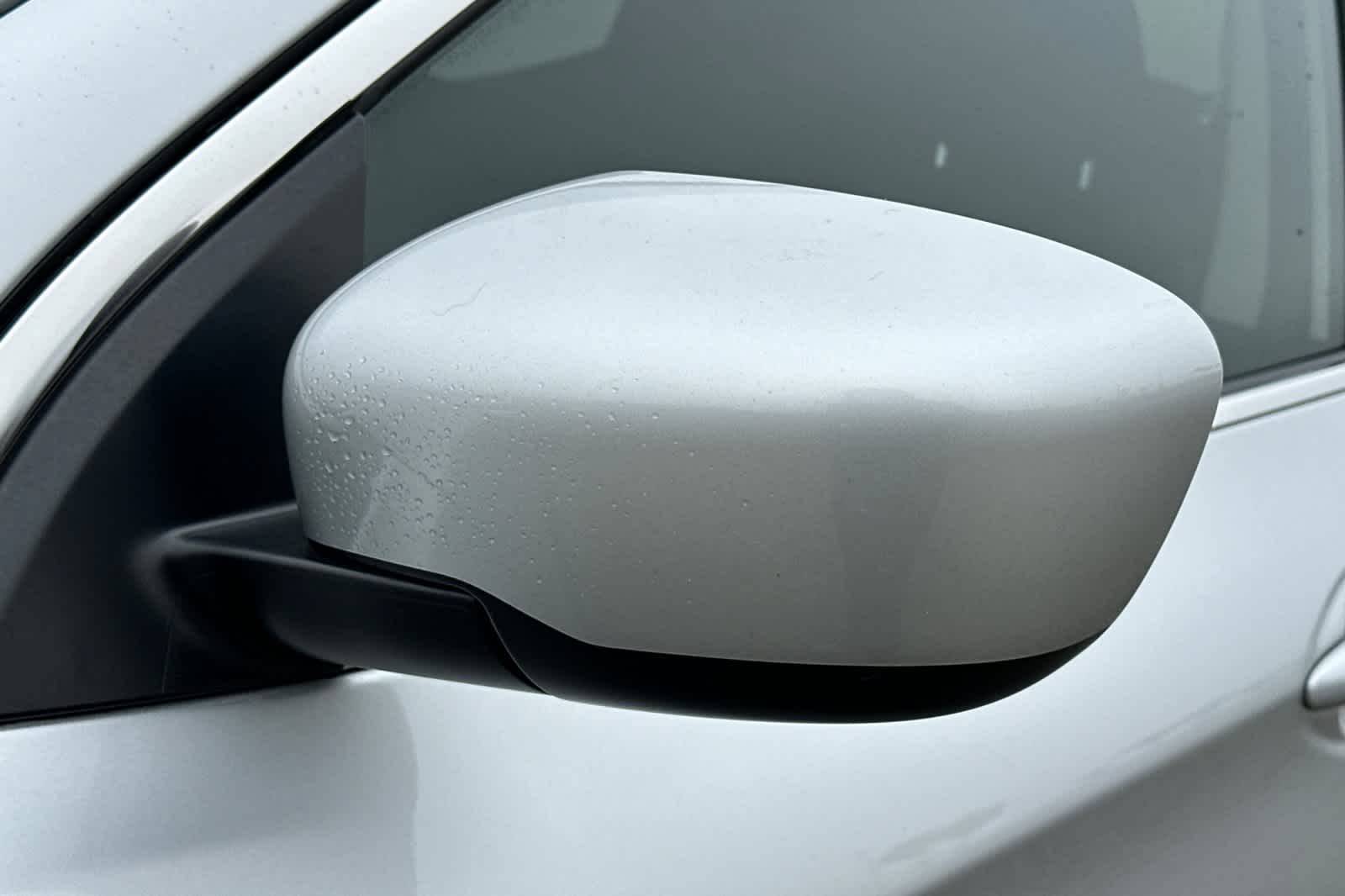 Thumbnail: 2021 Nissan Rogue Sport - 21