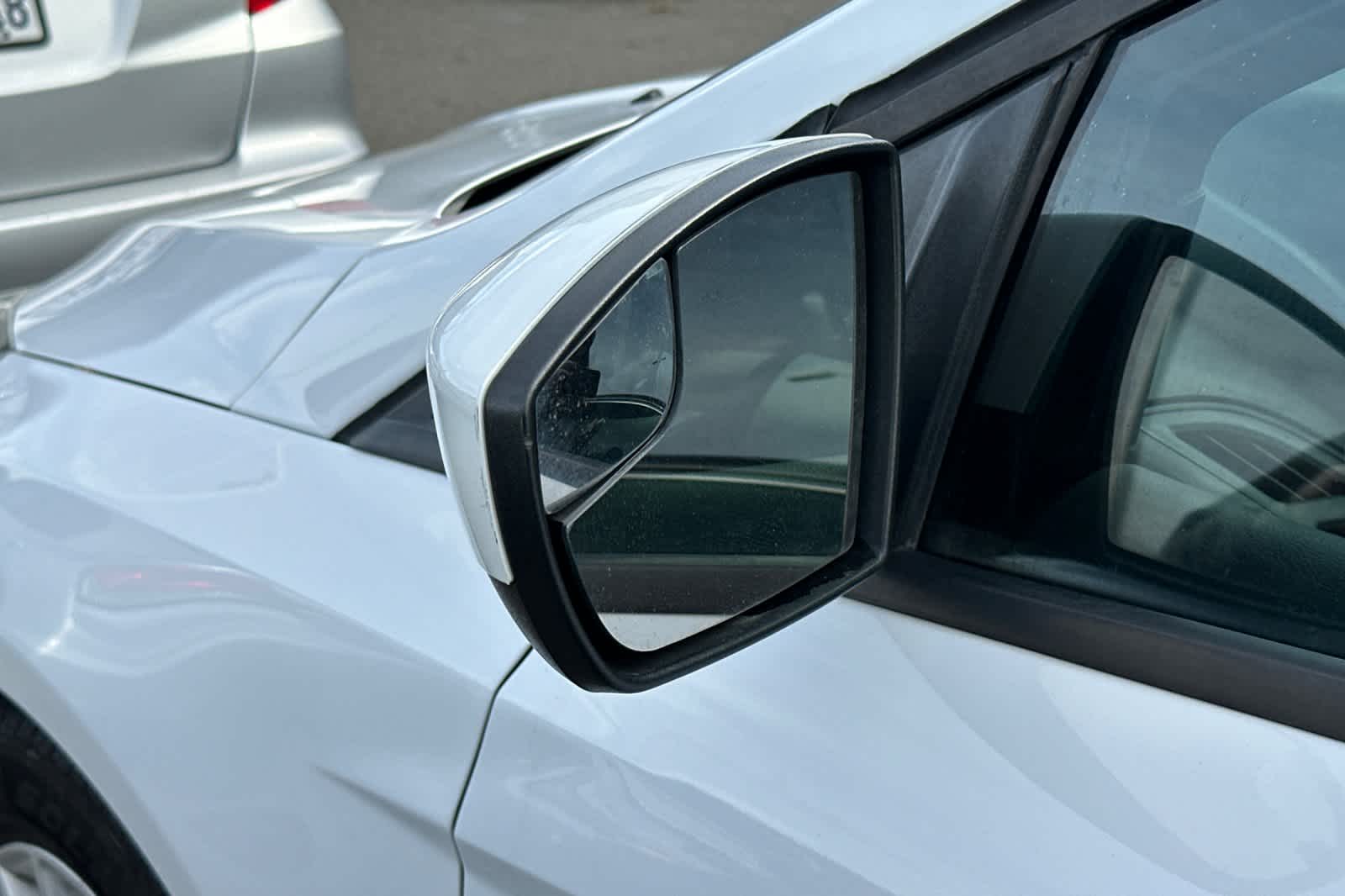 Thumbnail: 2018 Ford Focus - 20