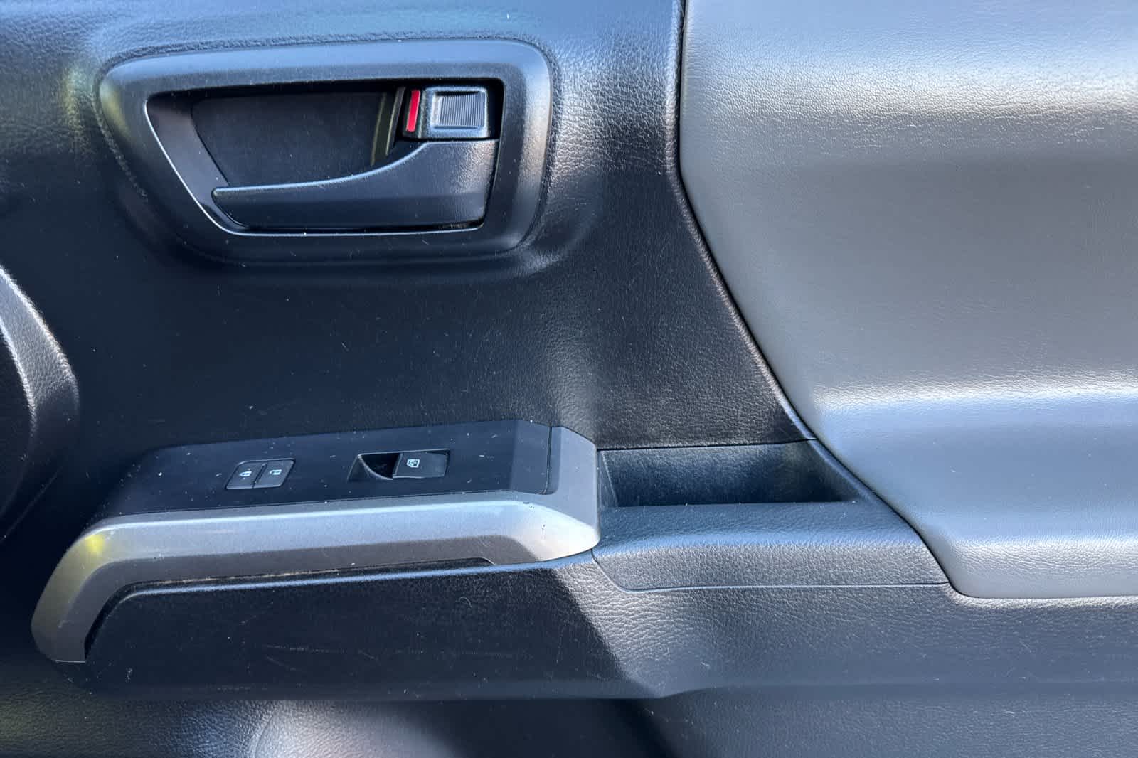 Thumbnail: 2022 Toyota Tacoma - 17